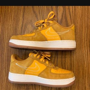 Nike Air Force 1 wmns first use